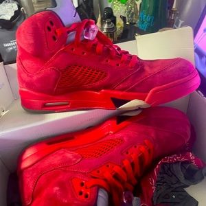 Air Jordan red sued 5